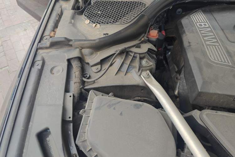 Used BMW 5 Series 2019 525Li M Sport Package Engine Bay Right