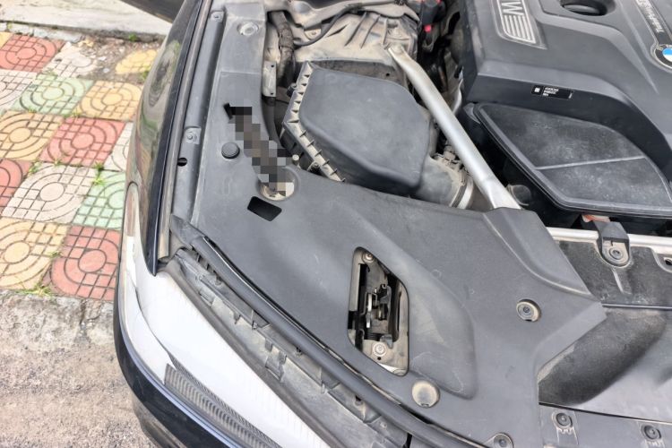 Used BMW 5 Series 2019 525Li M Sport Package Engine Bay Right