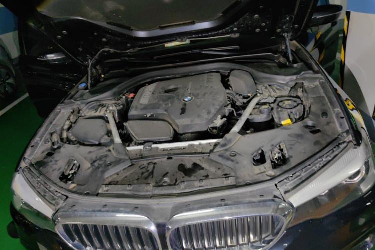 Used BMW 5 Series 2019 525Li M Sport Package Engine Bay