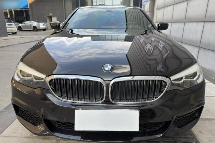 Used BMW 5 Series 2019 Facelifted 530Li Leading Edition M Sport Package Exterior 15