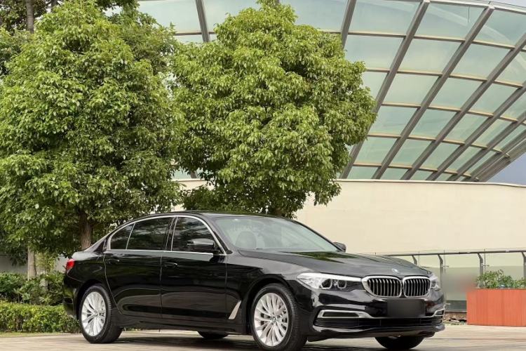 Used BMW 5 Series 2019 Facelifted 530Li Leading Edition Luxury Package Exterior 2