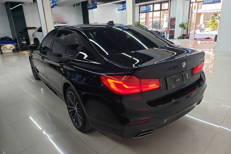 Used BMW 5 Series 2019 Facelifted 530Li Leading Edition M Sport Package Exterior 2