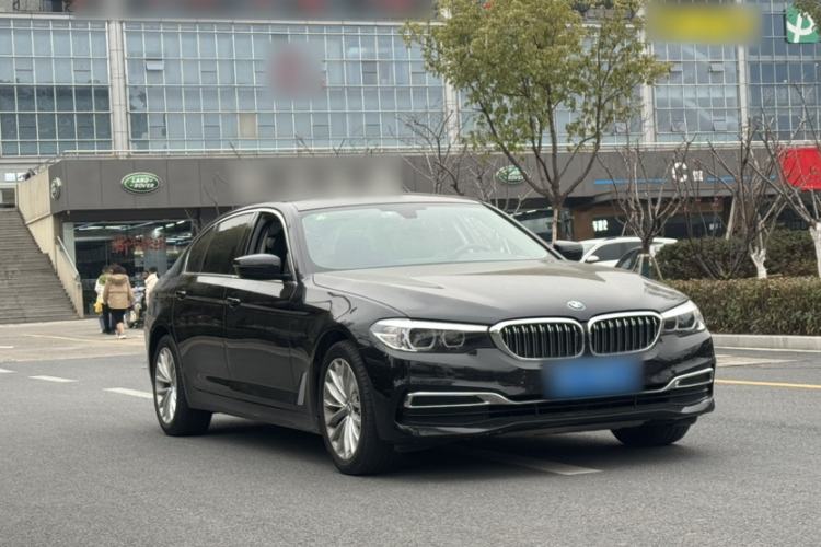 Used BMW 5 Series 2019 Facelifted 525Li Luxury Package Exterior 2