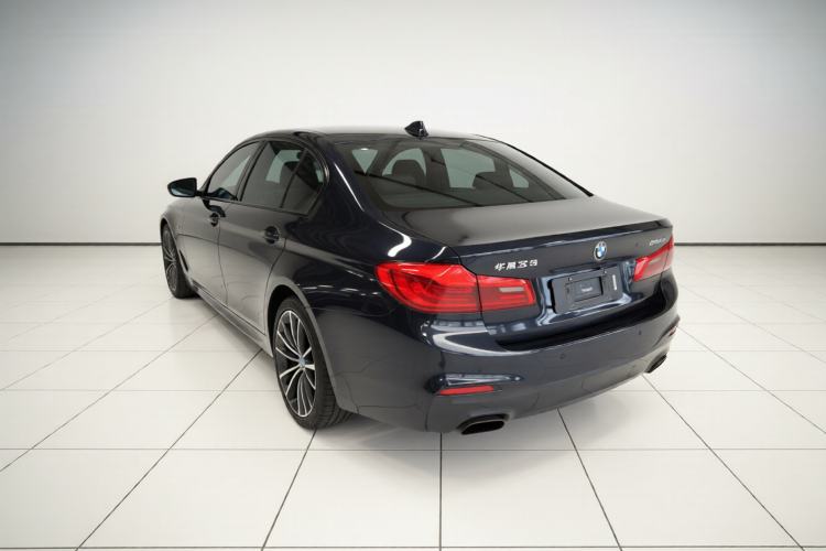 Used BMW 5 Series 2019 Facelifted 530Li Leading Edition M Sport Package Exterior 2
