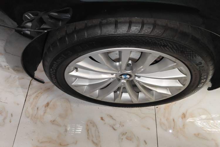 Used BMW 5 Series 2019 525Li Luxury Package Exterior 2