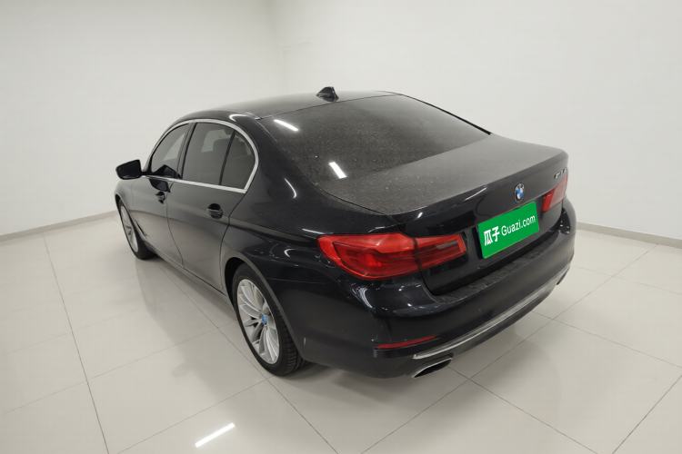 Used BMW 5 Series 2019 Facelifted 525Li Luxury Package Exterior 2
