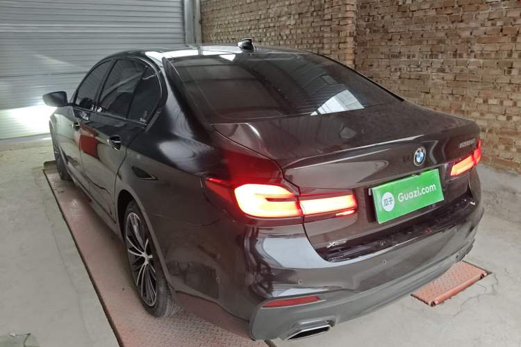 Used BMW 5 Series 2019 Facelifted 530Li xDrive M Sport Package Exterior 2