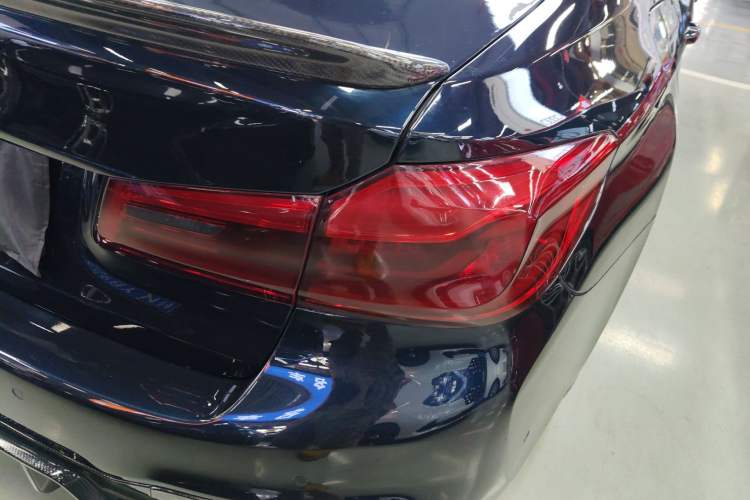 Used BMW 5 Series 2019 Facelifted 530Li Leading Edition M Sport Package Exterior 3