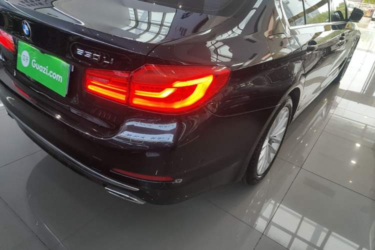 Used BMW 5 Series 2019 Facelifted 530Li Luxury Edition Premium Package Exterior 3