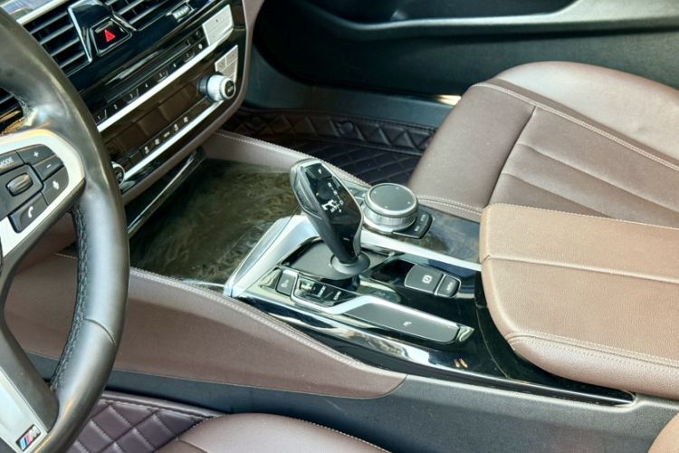 Used BMW 5 Series 2019 525Li M Sport Package Exterior 3