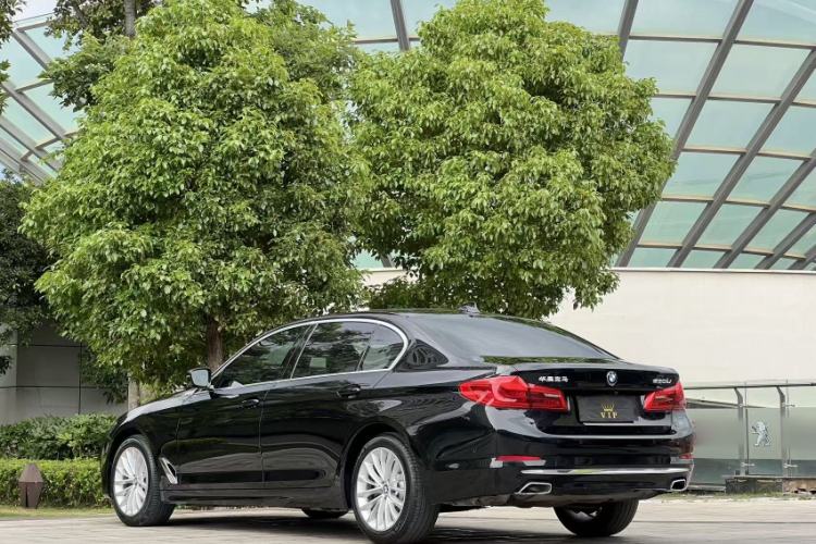 Used BMW 5 Series 2019 Facelifted 530Li Leading Edition Luxury Package Exterior 3