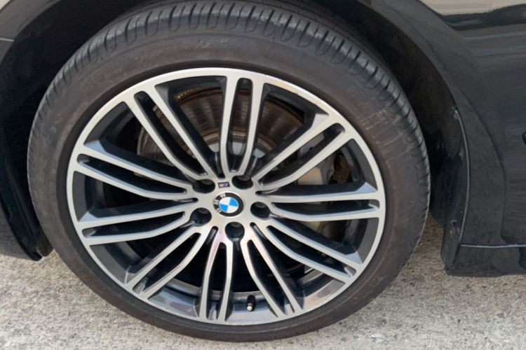 Used BMW 5 Series 2019 530Li Leading Model M Sport Package Exterior 3