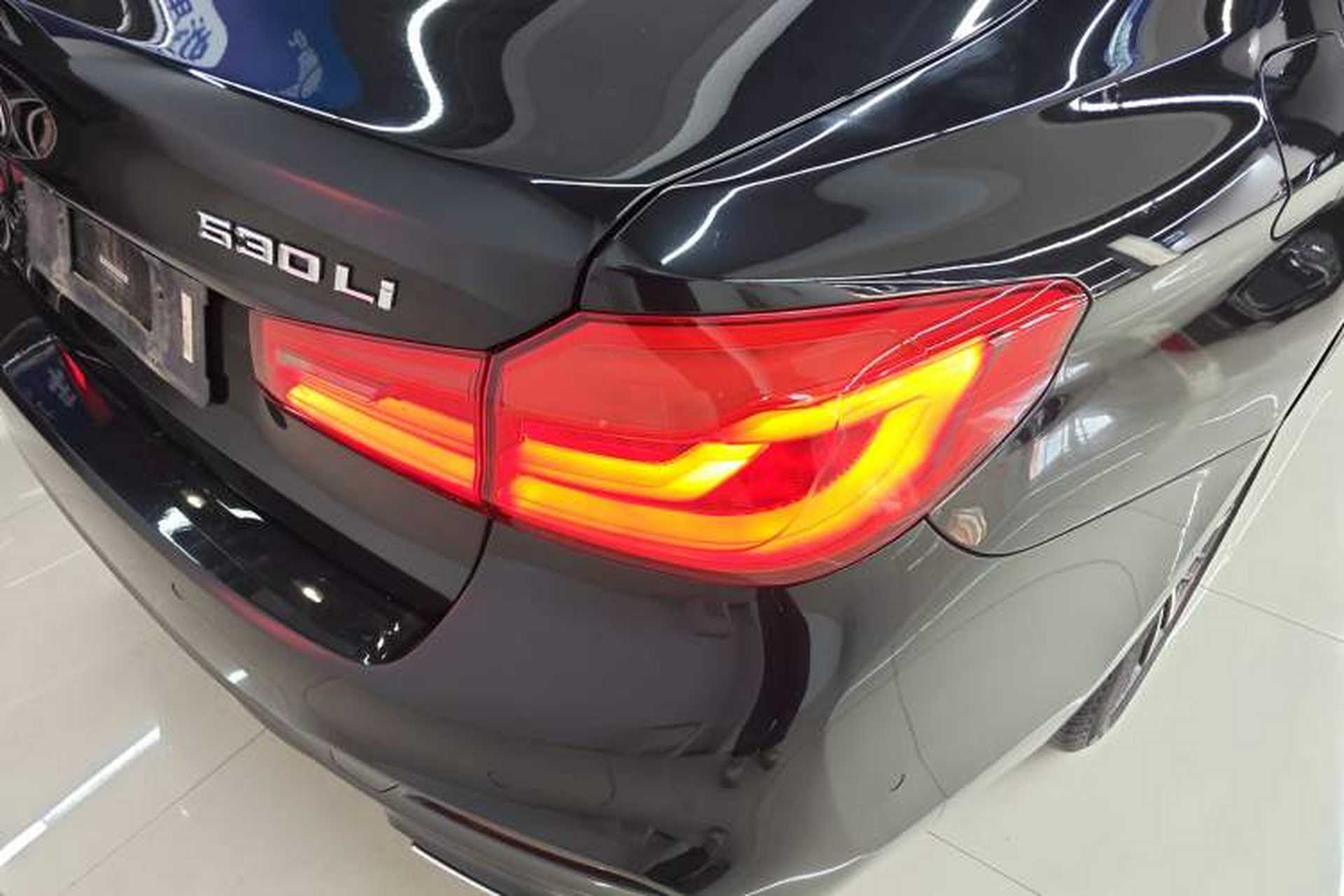 Used BMW 5 Series 2019 Facelifted 530Li Leading Edition M Sport Package Exterior 3