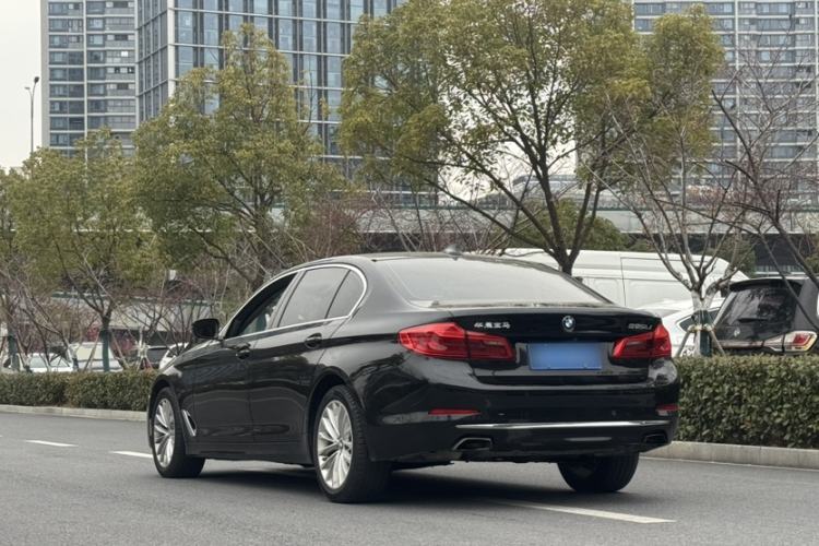 Used BMW 5 Series 2019 Facelifted 525Li Luxury Package Exterior 3