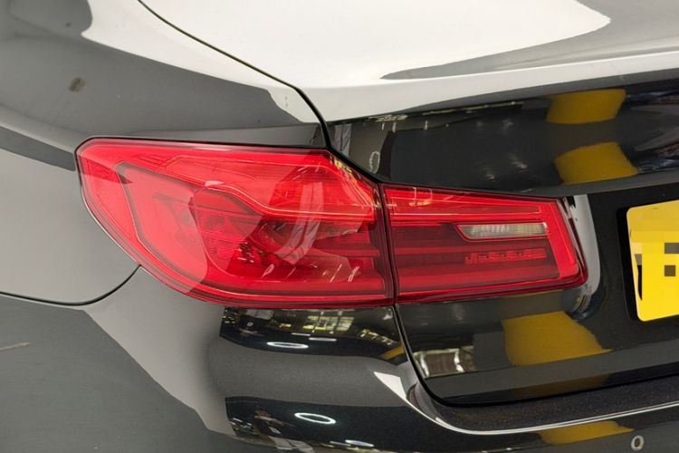 Used BMW 5 Series 2019 Facelifted 525Li Luxury Package Exterior 3
