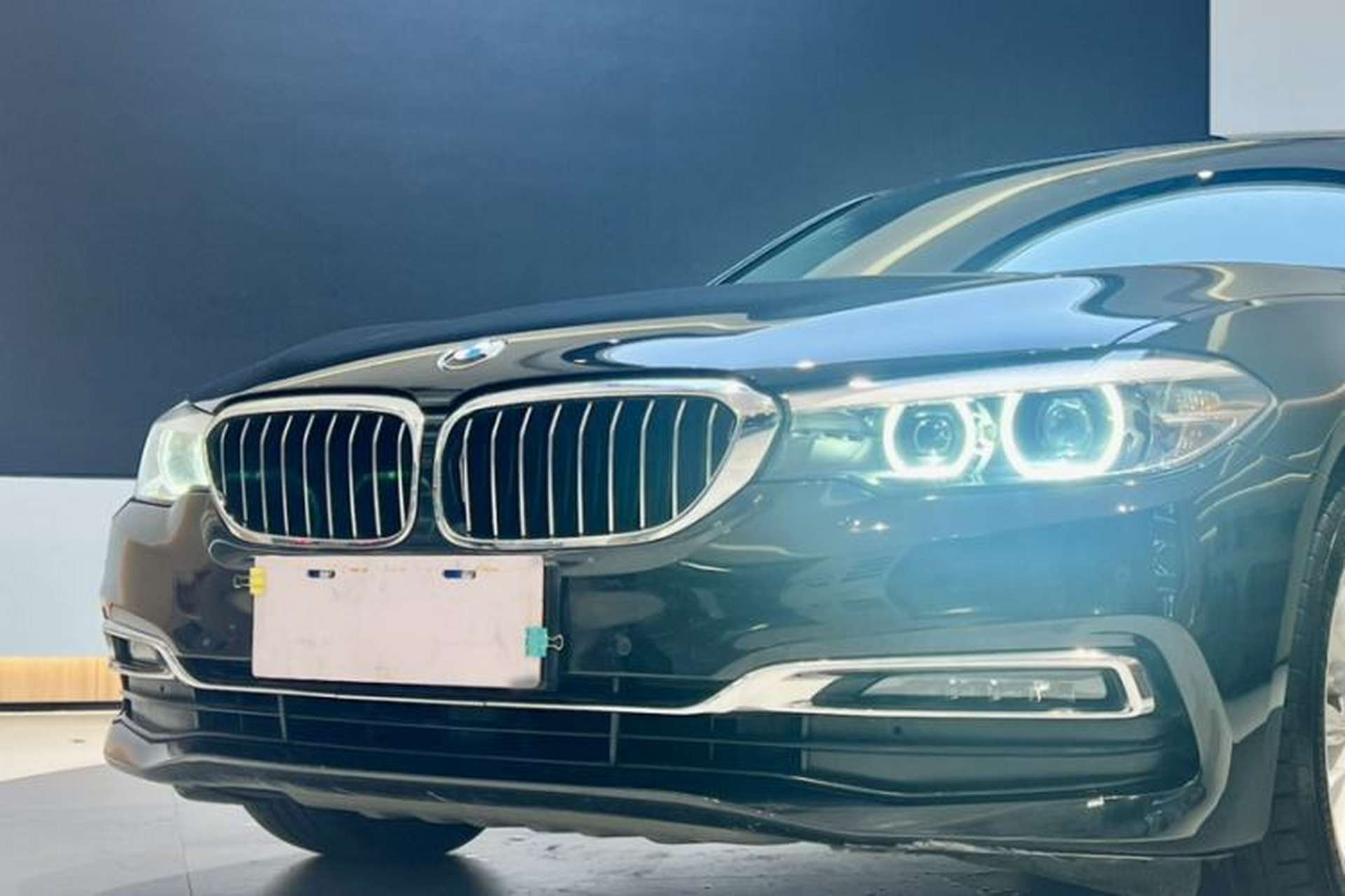 Used BMW 5 Series 2019 525Li Luxury Package Exterior 3