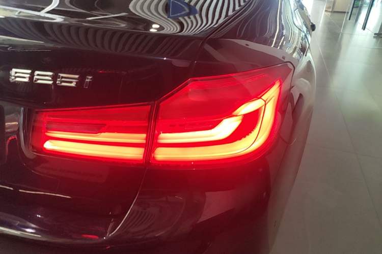 Used BMW 5 Series 2019 Restyled 525i M Sport Package Exterior 3