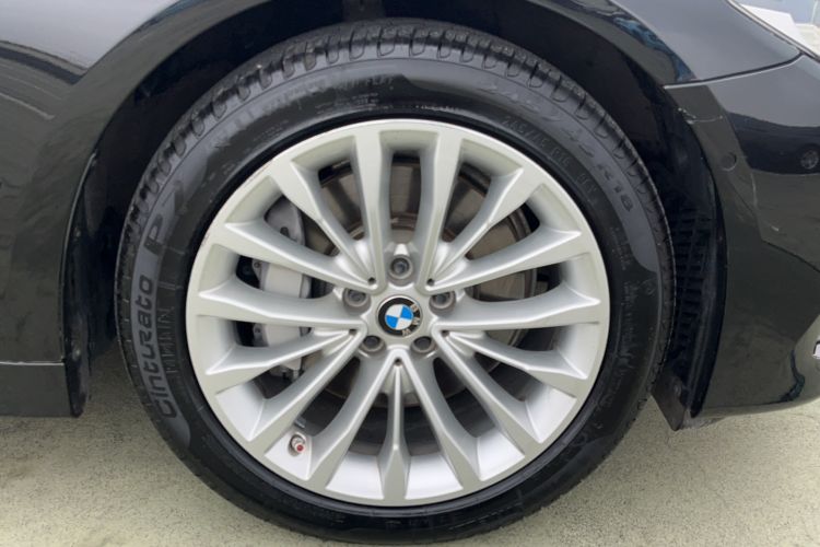 Used BMW 5 Series 2019 Facelifted 530Li Luxury Edition Premium Package Exterior 3