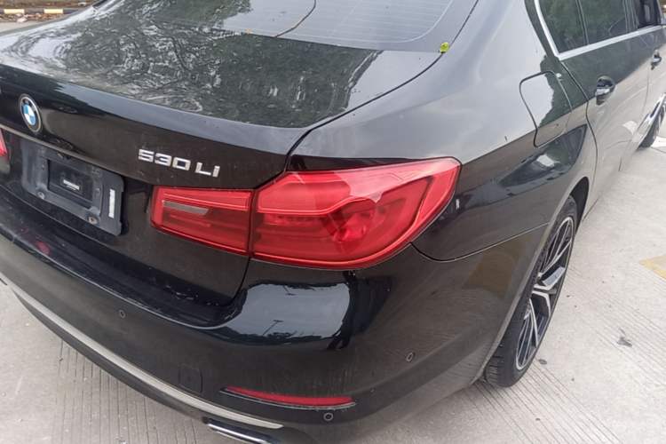 Used BMW 5 Series 2019 Facelifted 530Li Luxury Edition Premium Package Exterior 3