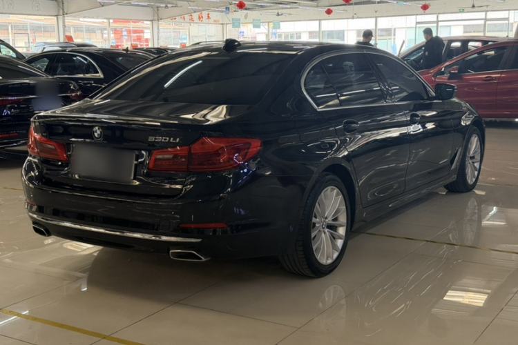 Used BMW 5 Series 2019 Facelifted 530Li Luxury Edition Premium Package Exterior 4