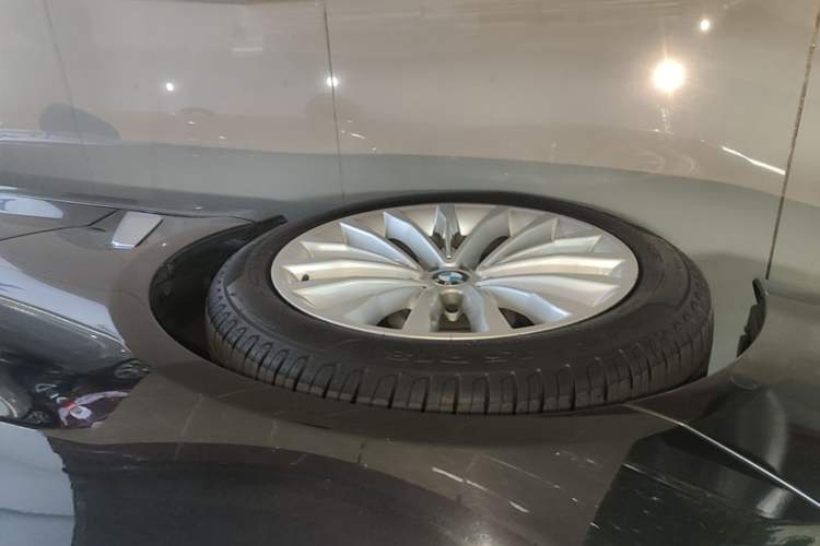 Used BMW 5 Series 2019 Facelifted 530Li Luxury Edition Premium Package Exterior 4