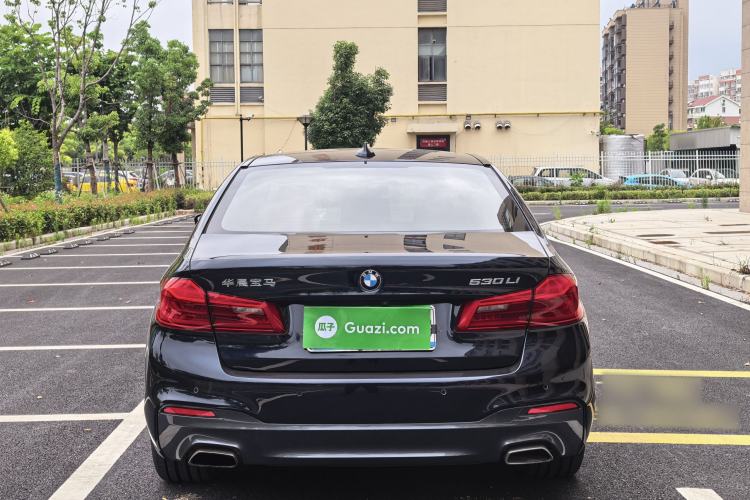 Used BMW 5 Series 2019 Facelifted 530Li Leading Edition M Sport Package Exterior 4