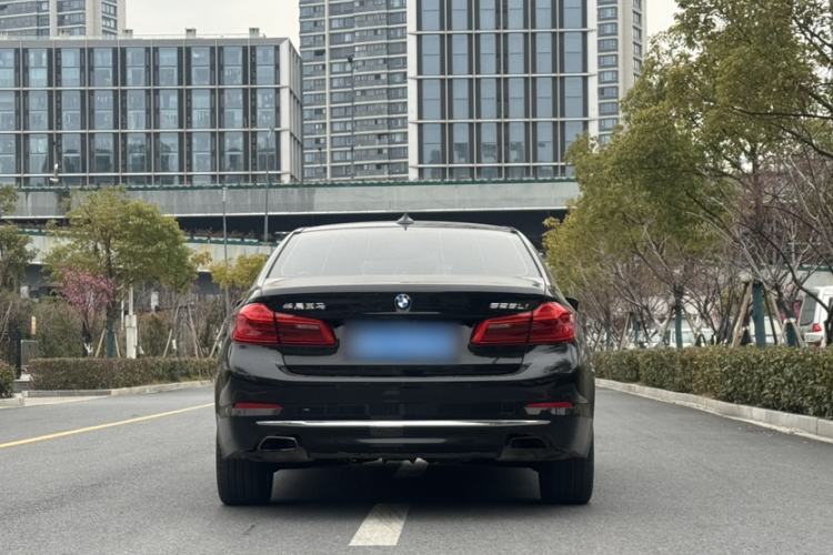 Used BMW 5 Series 2019 Facelifted 525Li Luxury Package Exterior 4