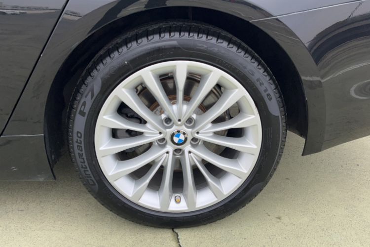 Used BMW 5 Series 2019 Facelifted 530Li Luxury Edition Premium Package Exterior 4