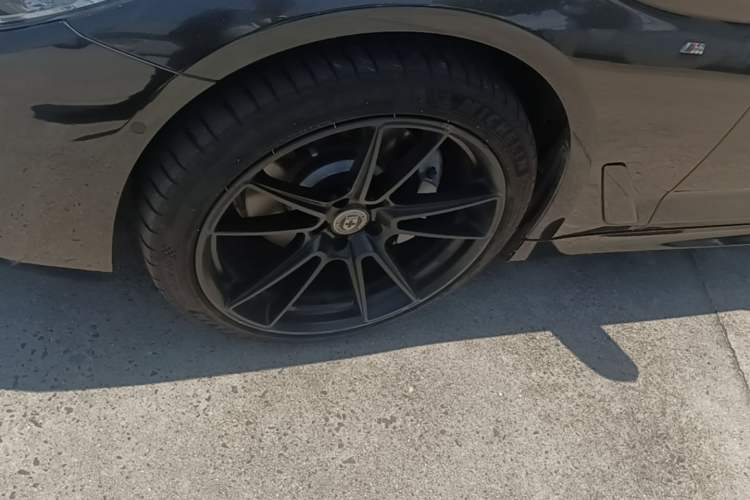 Used BMW 5 Series 2019 530Li Leading Model M Sport Package Exterior 4