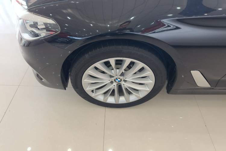 Used BMW 5 Series 2019 530Li xDrive Luxury Package Exterior 4