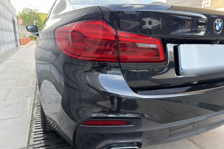 Used BMW 5 Series 2019 Facelifted 530Li Leading Edition M Sport Package Exterior 5