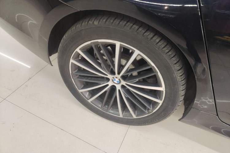 Used BMW 5 Series 2019 Facelifted 530Li Leading Edition M Sport Package Exterior 5