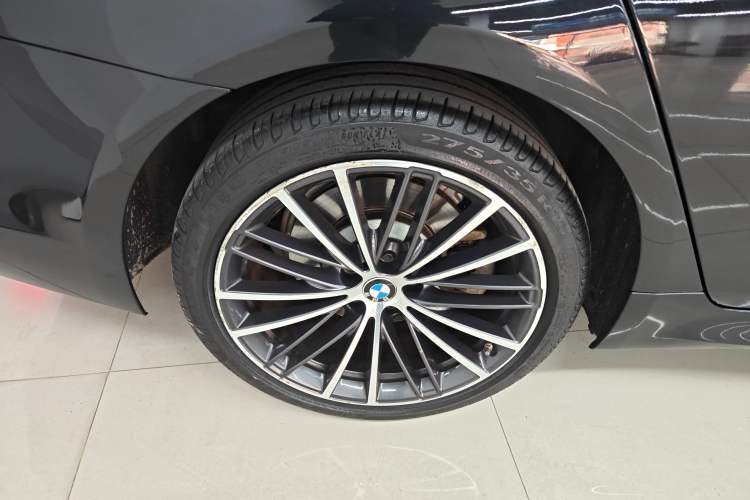 Used BMW 5 Series 2019 Facelifted 530Li Leading Edition M Sport Package Exterior 5