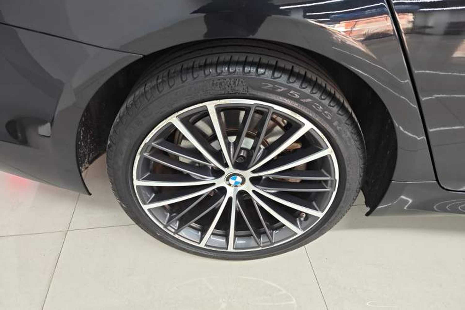 Used BMW 5 Series 2019 Facelifted 530Li Leading Edition M Sport Package Exterior 5