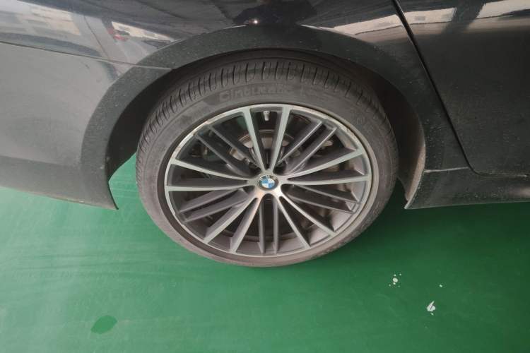 Used BMW 5 Series 2019 Facelifted 530Li Leading Edition M Sport Package Exterior 5