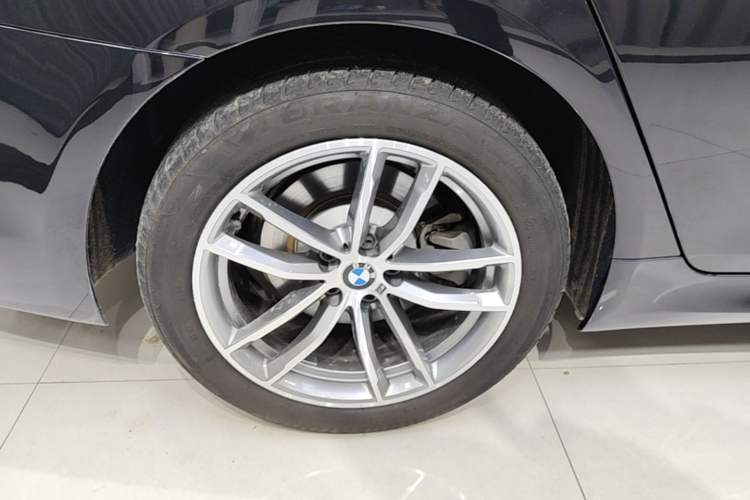 Used BMW 5 Series 2019 525Li M Sport Package Exterior 5