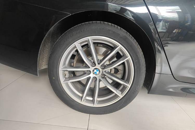 Used BMW 5 Series 2019 Restyled 525Li M Sport Package Exterior 5