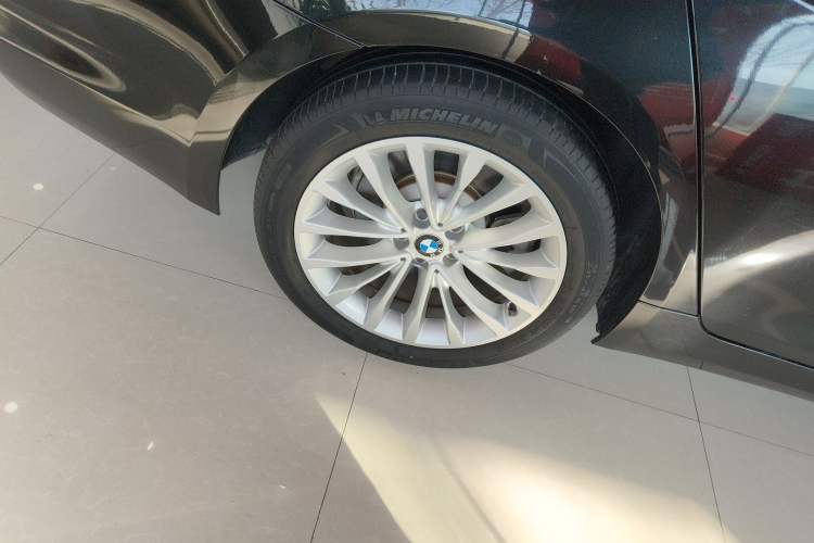 Used BMW 5 Series 2019 530Li xDrive Luxury Package Exterior 5