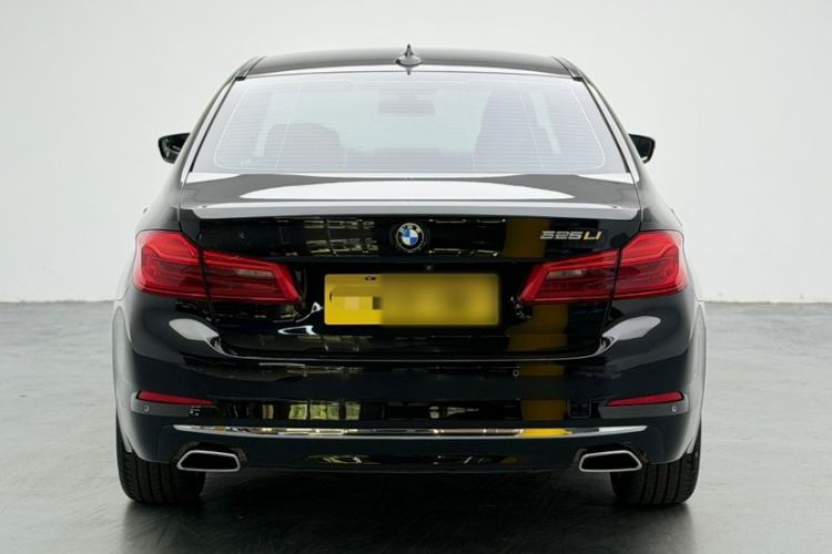 Used BMW 5 Series 2019 Facelifted 525Li Luxury Package Exterior 6