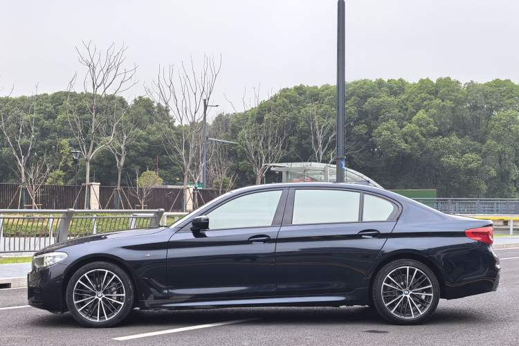 Used BMW 5 Series 2019 Facelifted 530Li Leading Edition M Sport Package Exterior 6