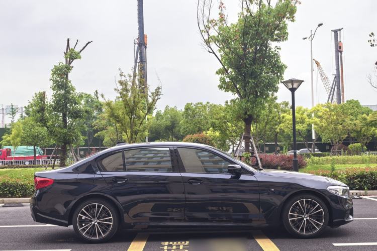 Used BMW 5 Series 2019 Facelifted 530Li Leading Edition M Sport Package Exterior 7
