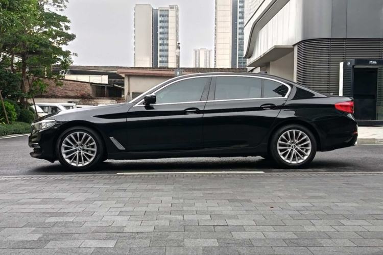 Used BMW 5 Series 2019 530Li Leading Model Luxury Package Exterior 9