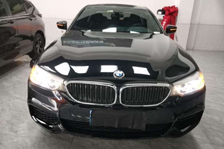 Used BMW 5 Series 2019 Facelifted 530Li Leading Edition M Sport Package Front