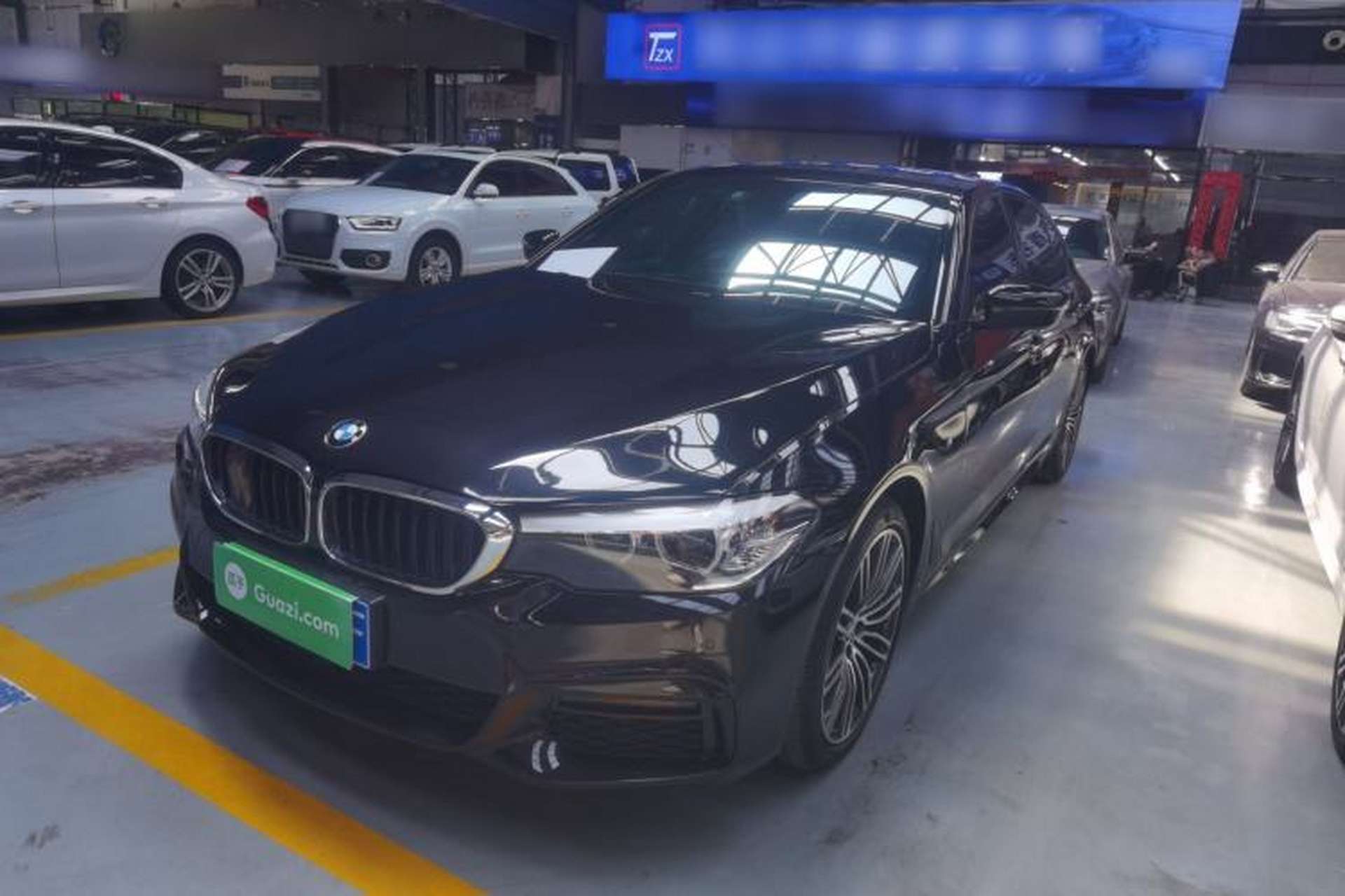 Used BMW 5 Series 2019 530Li Leading Model M Sport Package Front Left 45 Deg