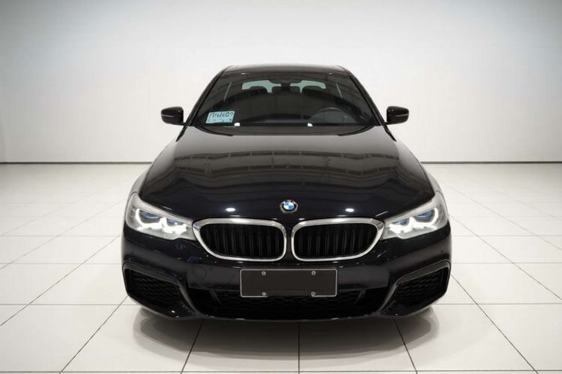 Used BMW 5 Series 2019 Facelifted 530Li Leading Edition M Sport Package Front