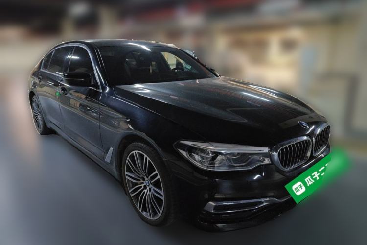Used BMW 5 Series 2019 Facelifted 530Li Luxury Edition Premium Package Front Right 45 Deg