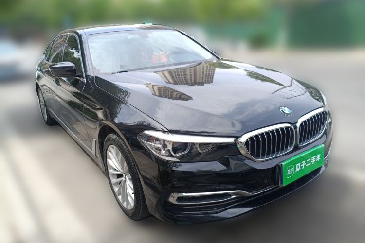 Used BMW 5 Series 2019 525Li Luxury Package Front Right 45 Deg