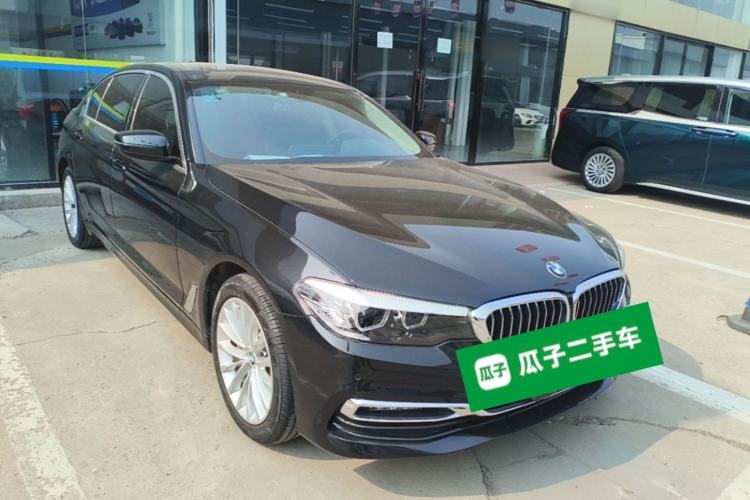 Used BMW 5 Series 2019 530Li Leading Model Luxury Package Front Right 45 Deg