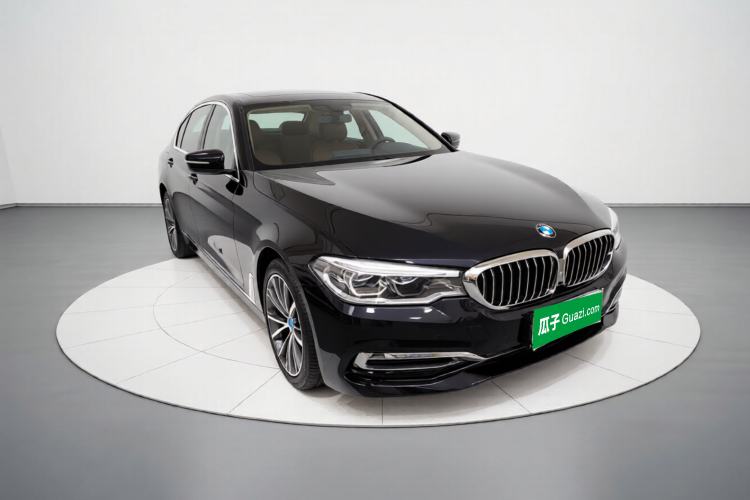 Used BMW 5 Series 2019 Facelifted 530Li Luxury Edition Premium Package Front Right 45 Deg
