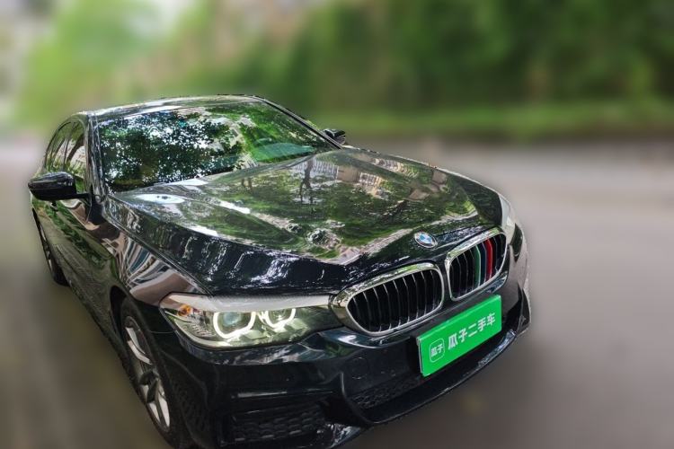 Used BMW 5 Series 2019 525i M Sport Package Front Right 45 Deg